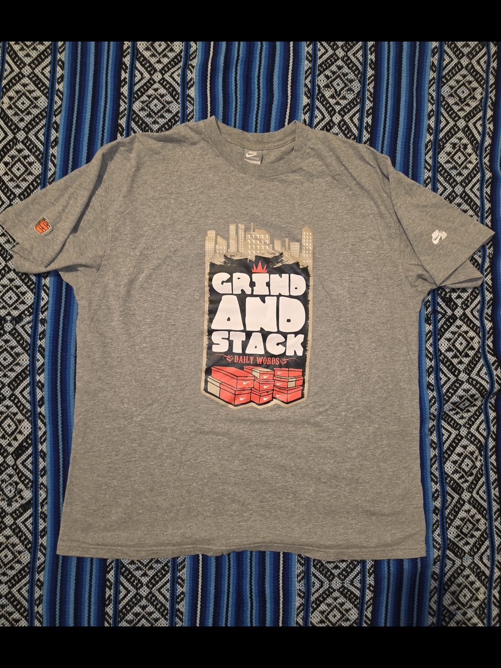 Rare Vtg Y2K Nike T-Shirt XXL Embroidered Shoe Box Sleeve Graphic